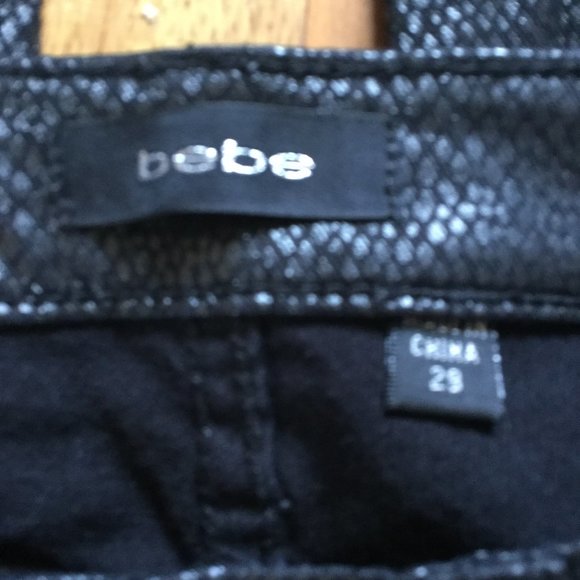 Vegan leather reptile embossed pants - Picture 2 of 4